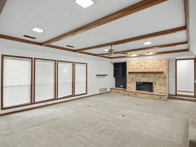 605 Pecos Trl — Photo 12