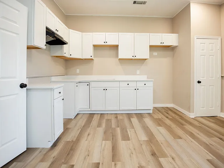 732 Williams St — Photo 31