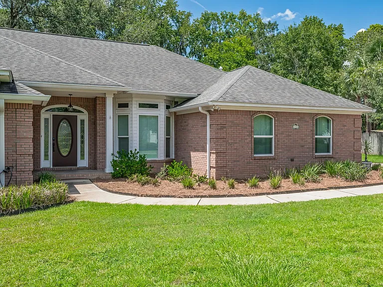 6326 Glasgow Dr — Photo 3