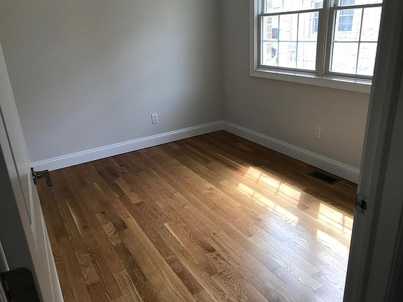 4th image of 15109 17th Ave #1
