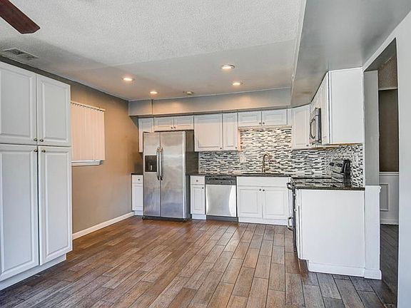 4th image of 727 Alder Cir #1