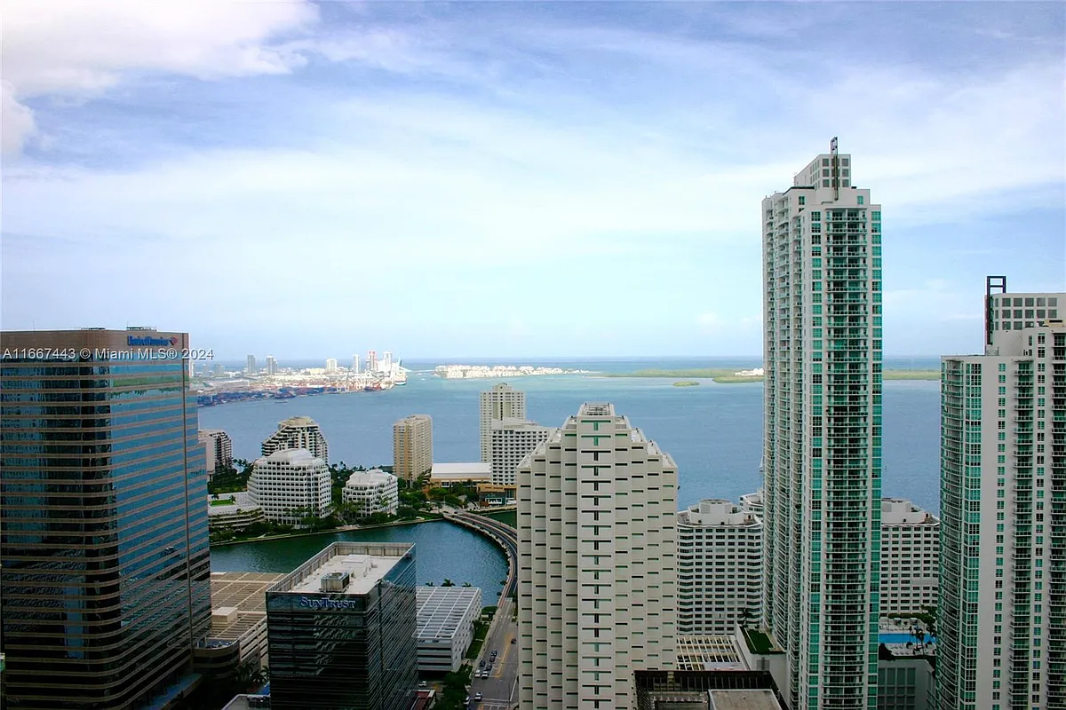 Building Photo - 801 S Miami #4004