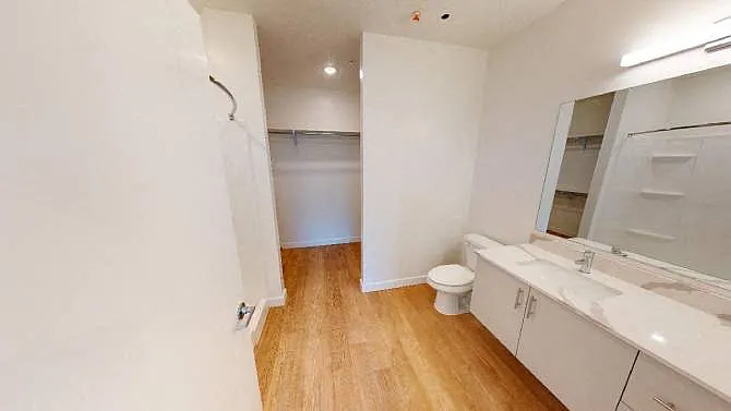 SevenO2 Main Apartments — Photo 135