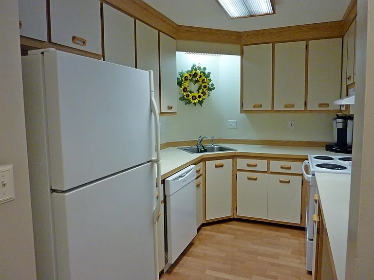 45 Dogwood Dr #304 — Photo 1
