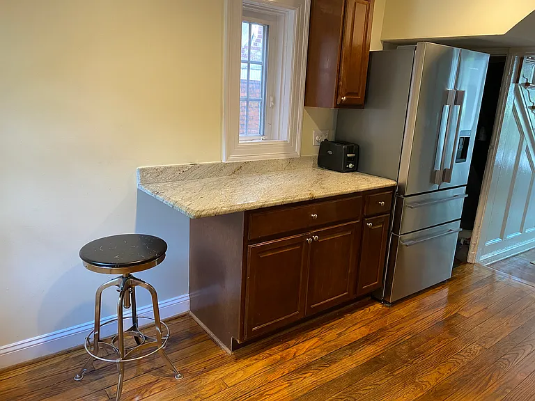 2827 Dumbarton St NW — Photo 12