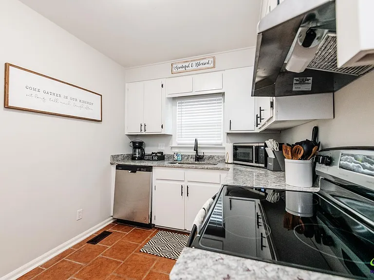 1304 Georgia Ave — Photo 25