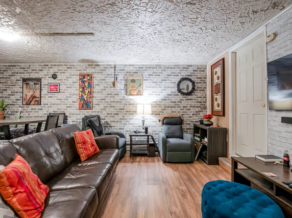 3617 Laconia Avenue image 28 of 46