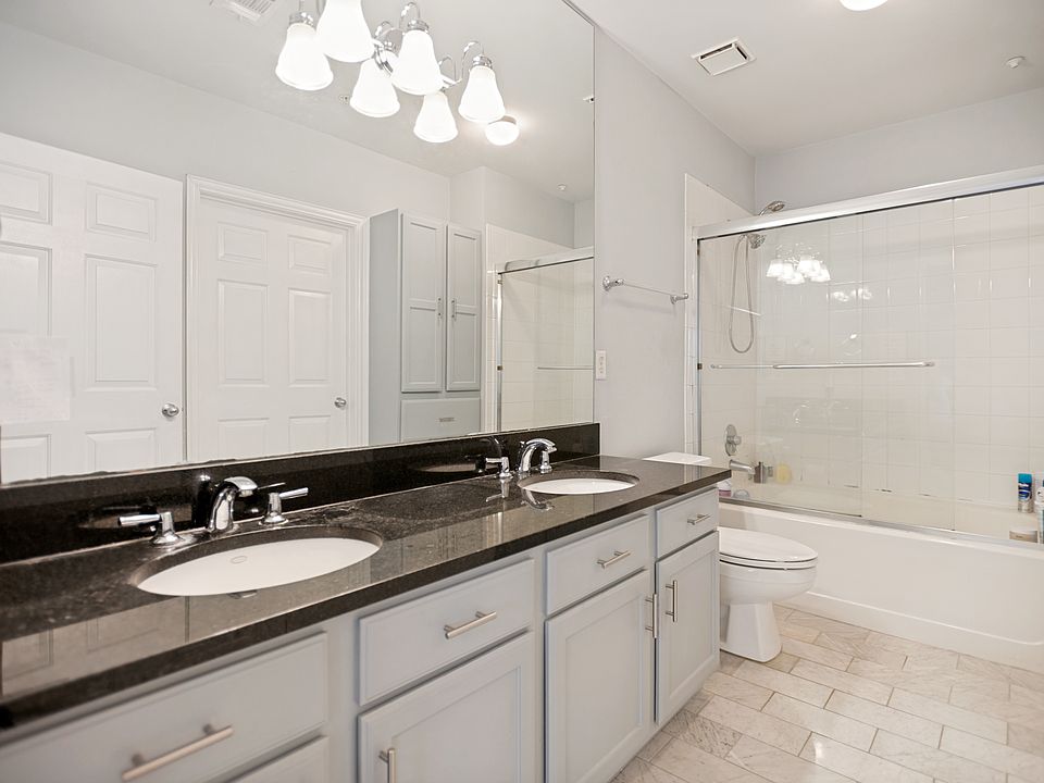 1st image of 2305 Worthington St APT 213