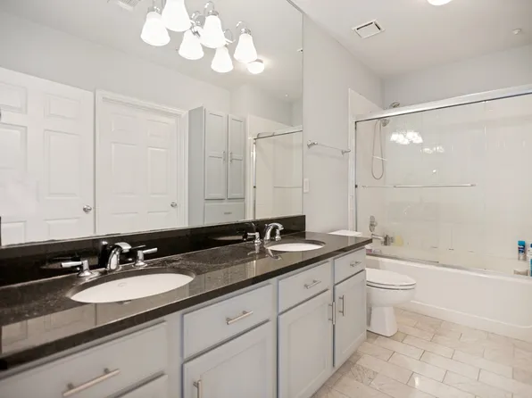 2305 Worthington St APT 213, Dallas, TX 75204