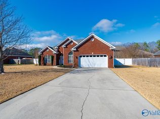 40 Derby Dr, Decatur, AL 35603