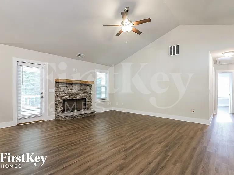 7110 Lawson Dr — Photo 4