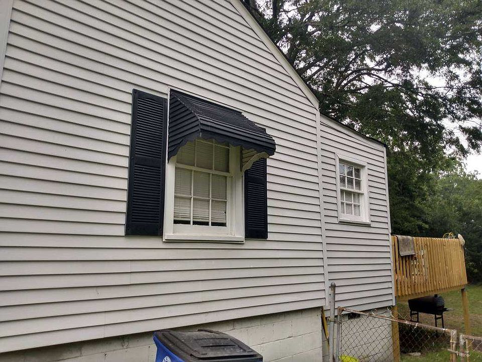 2nd image of 8466 Fairview Dr
