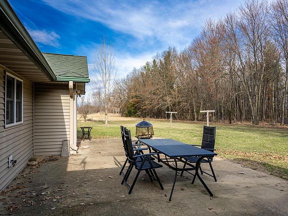 3rd image of 15289 Grover Road