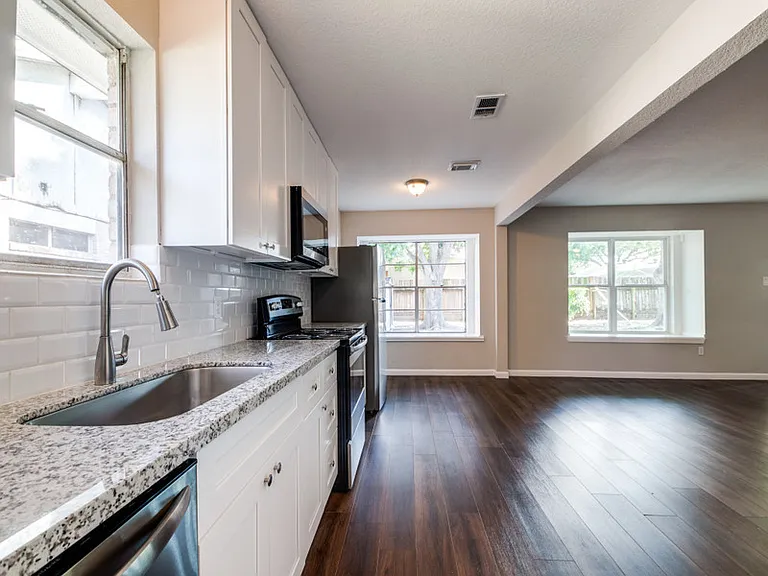 287 Eldon St #1 — Photo 13