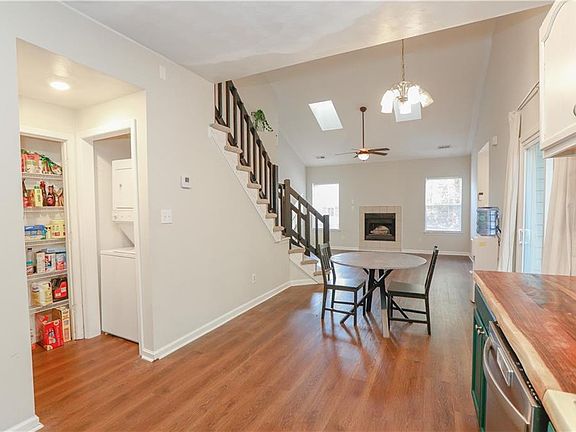 5th image of 207 Wexford Court