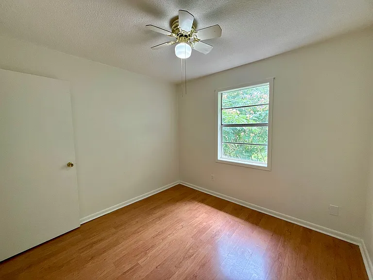 1403 Kimberly Dr — Photo 11