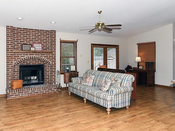 5th image of 1553 Sir Lancelot Dr