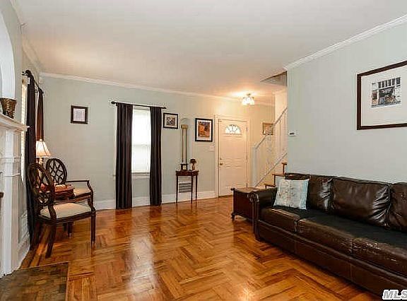 4th image of 16 Clyde Ave