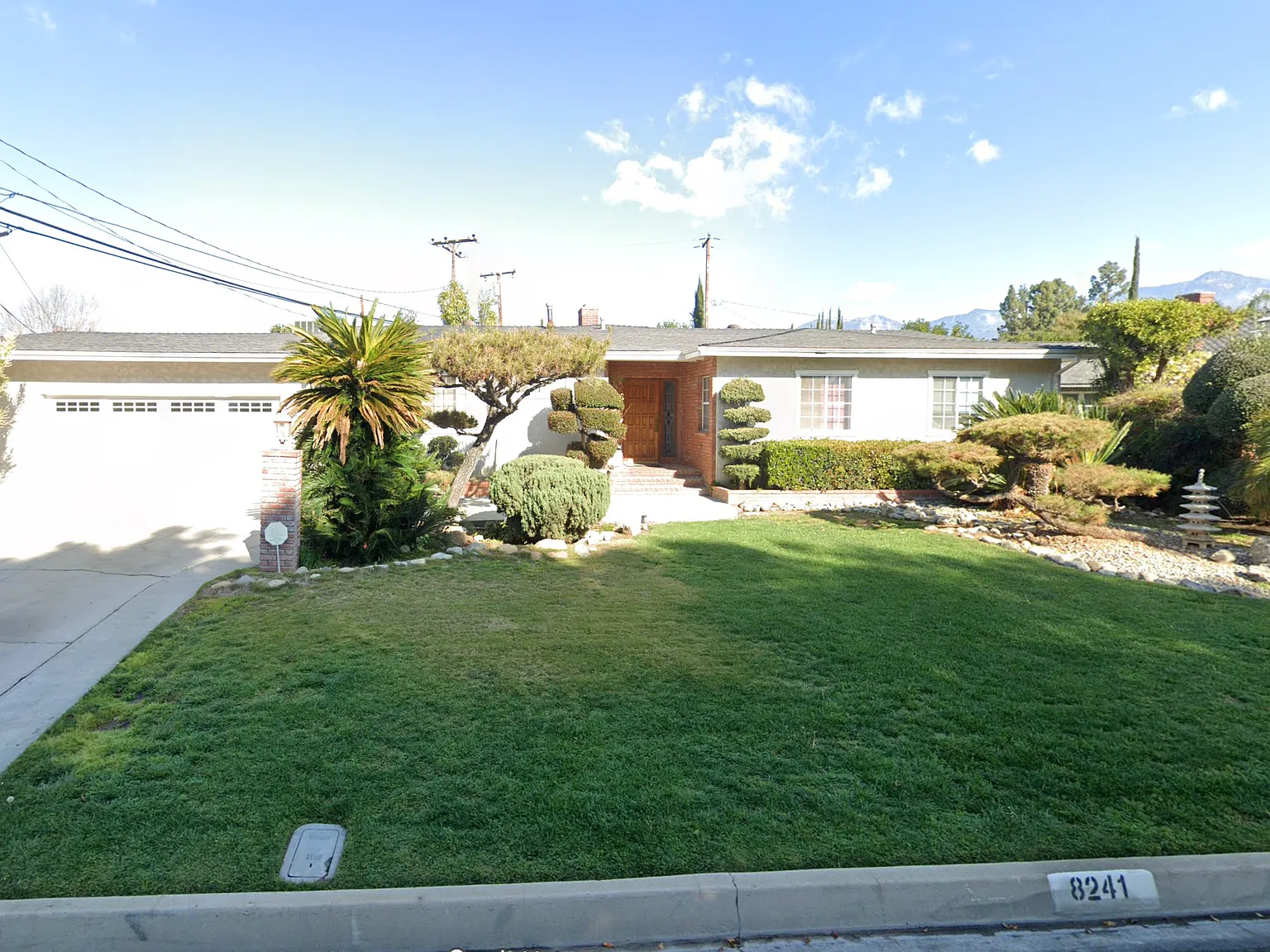 4 bed, 1896 sqft, $5,300 — Photo 1