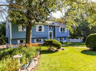 18 Honeysuckle Rd, Gloucester, MA 01930