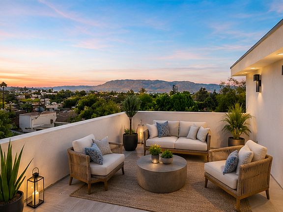 5th image of 5022 Cahuenga Blvd