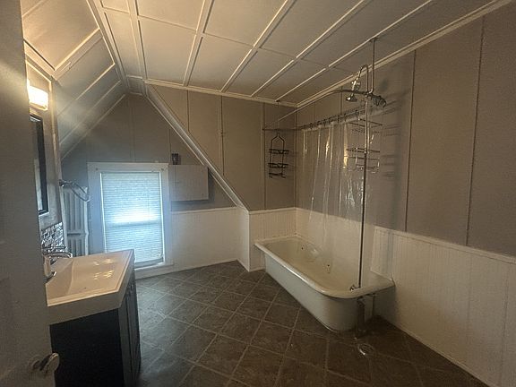 3rd image of 49 Taconic St #4