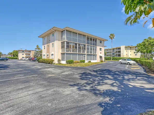 2581 N Garden Drive #107, Lake Worth, FL 33461