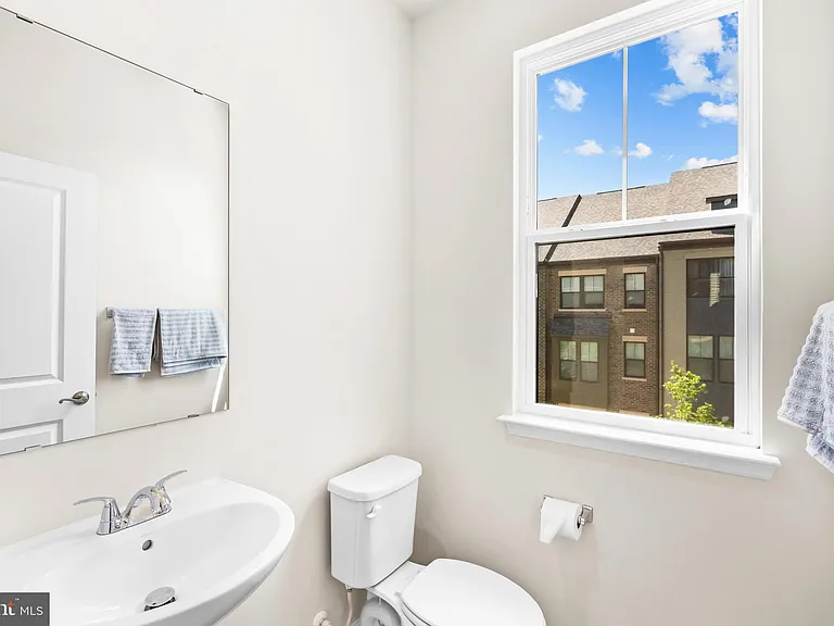 3404 Chester Aly — Photo 15