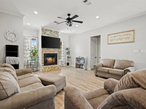 1307 Carnoustie Dr, Ennis, TX 75119