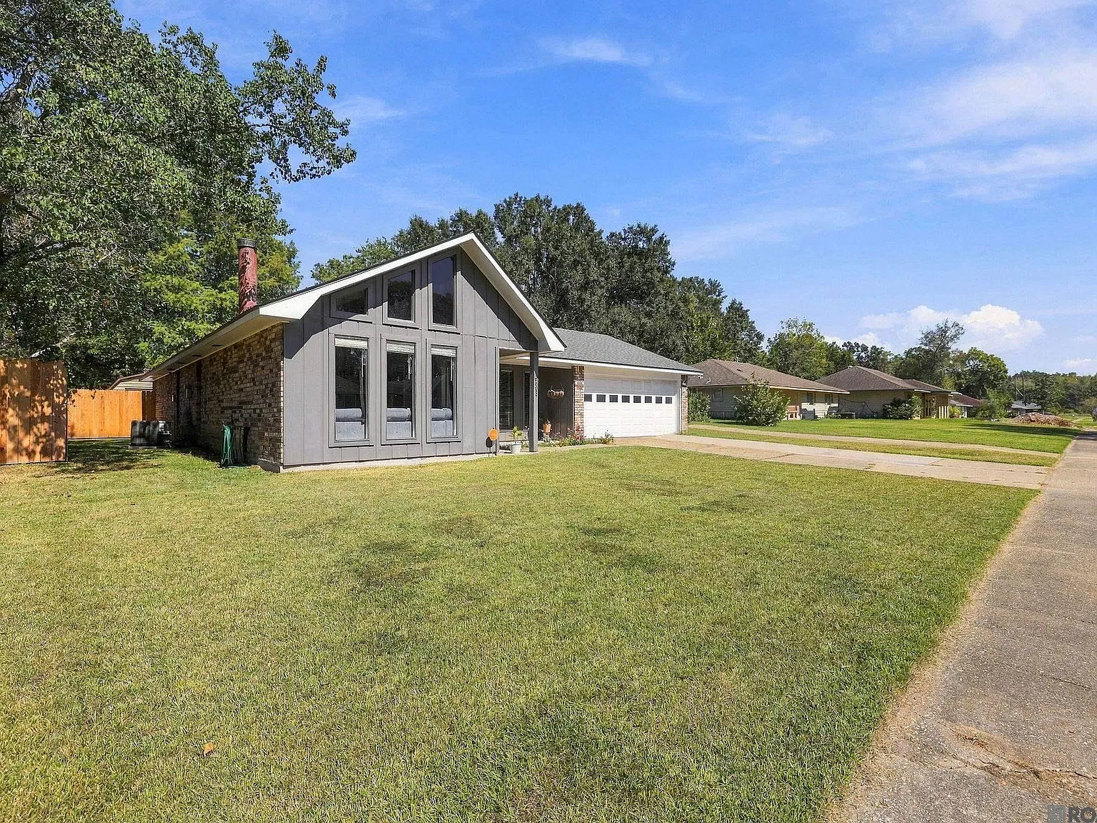 3 bed, 1449 sqft, $2,000 — Photo 2