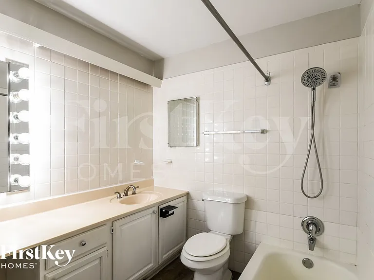 440 Durwood Dr — Photo 10