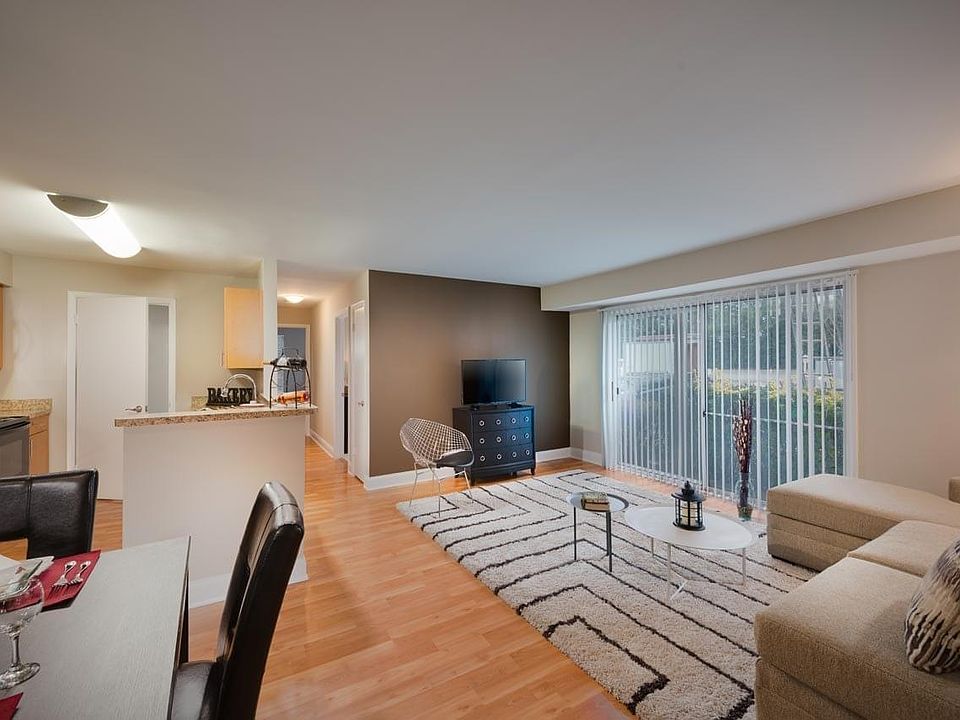 1st image of 13940 Longwood Manor Ct #-101