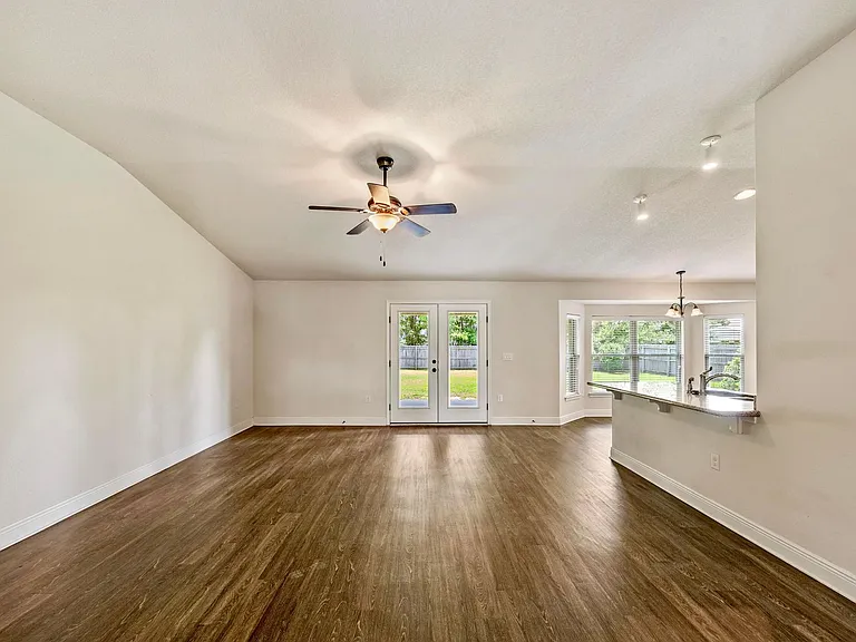 5735 Mill Stream Way — Photo 2