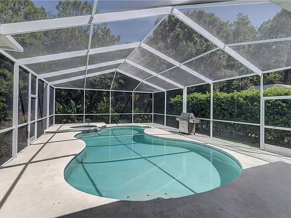 4th image of 12557 Leatherleaf Dr
