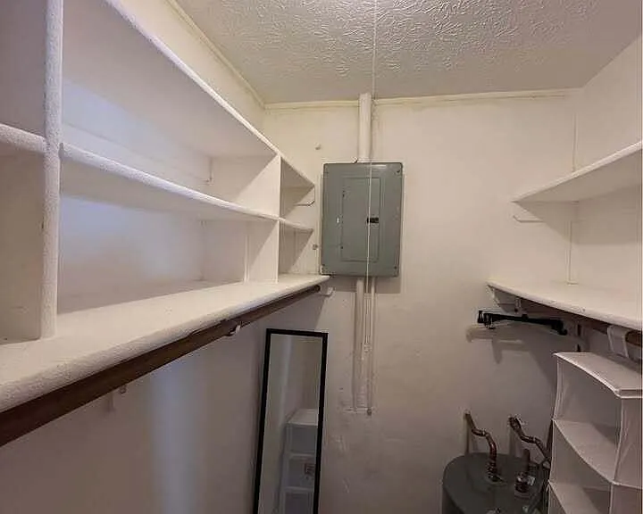 5306 Pinetree Dr — Photo 11