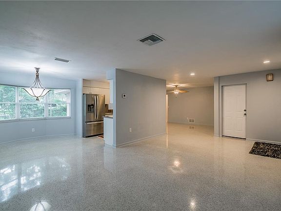 2nd image of 905 Casler Ave