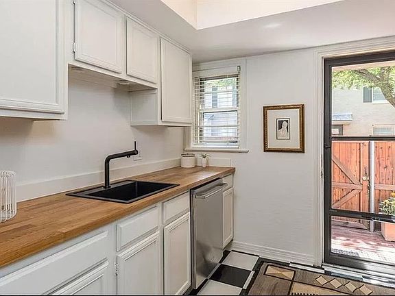 3rd image of 6404 Bordeaux Ave #6404