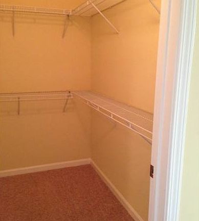 5th image of 719 Continental Dr