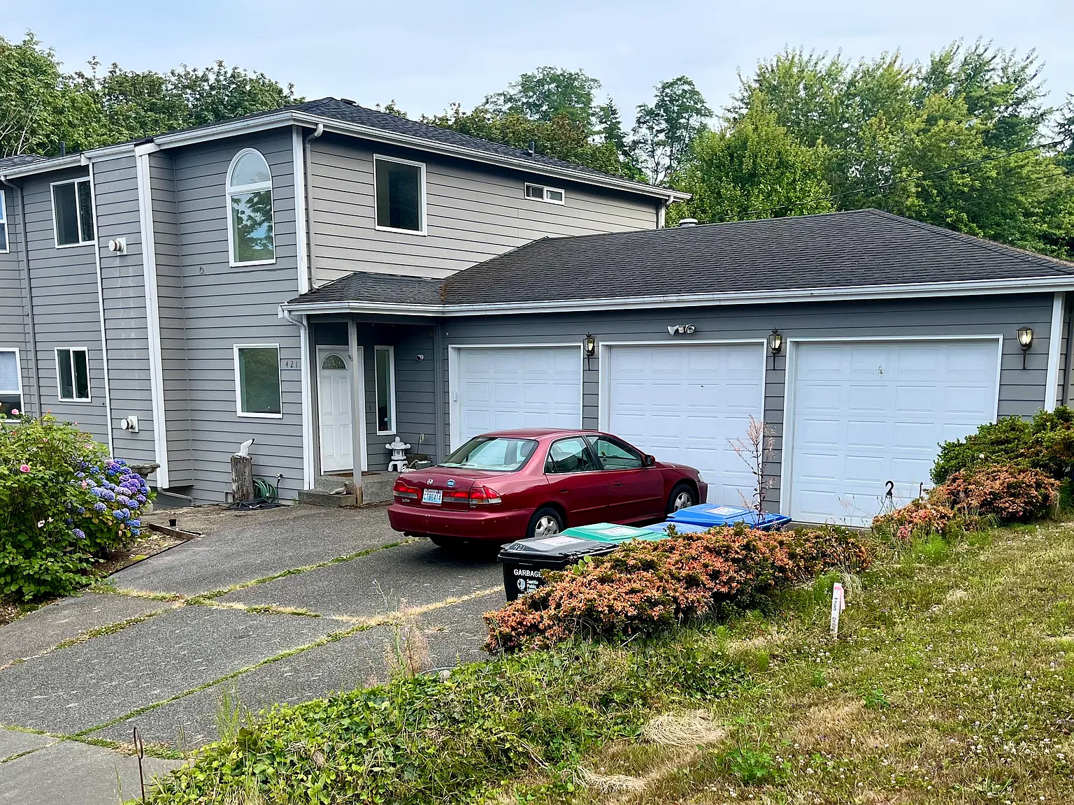 421 SW Thistle St — Photo 2