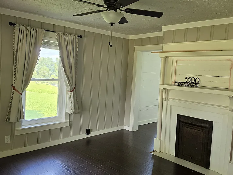3500 Clear Springs Rd — Photo 5