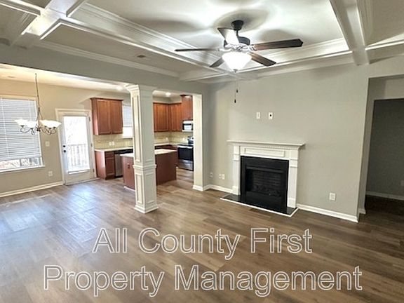 3rd image of 2077 Paxton Dr SW