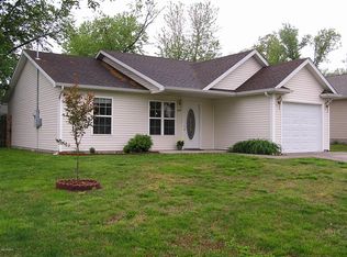 607 W Rigdon St, Carbondale, IL 62901