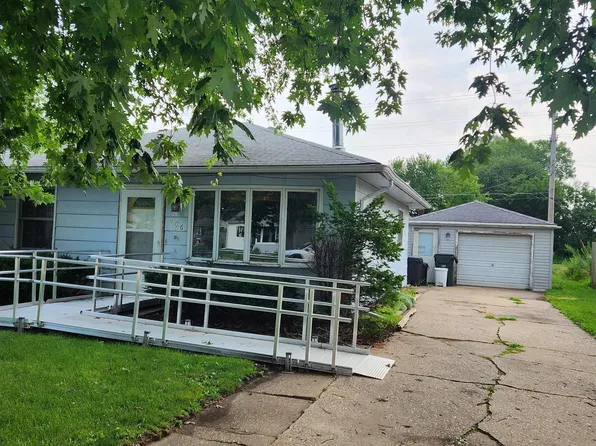 406 Prairie St, West Burlington, IA 52655