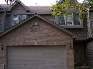 965 Millcreek Cir, Elgin, IL 60123