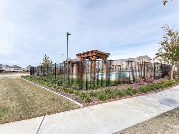 4th image of 12752 Perrin Ln