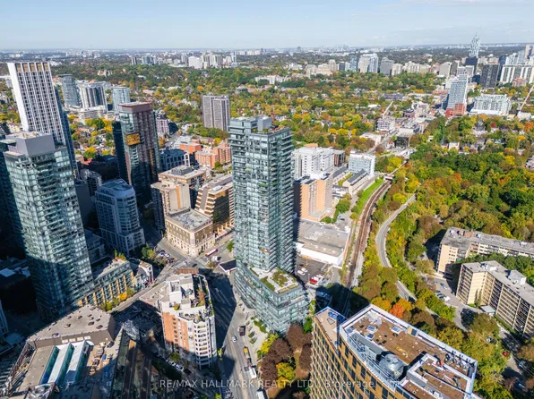 825 Church St Unit 2708, Toronto, ON M4W 3Z4