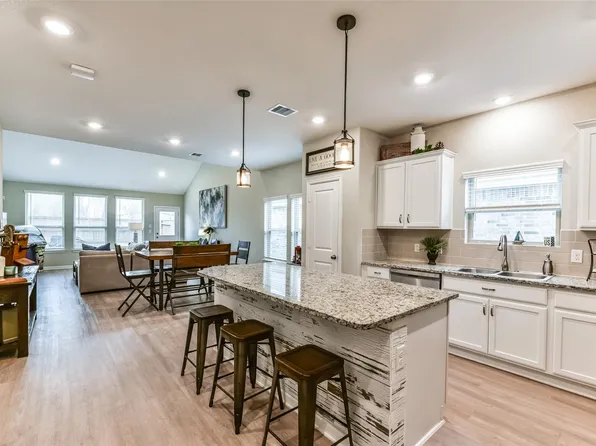 3823 Singing Flower Ln, Richmond, TX 77406