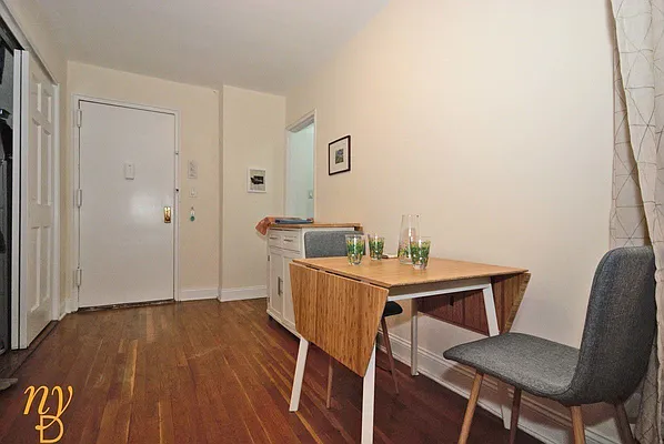 Rented by New York Dwellings LLC | media 9