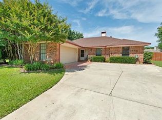 601 Tanbark Dr, Euless, TX 76040