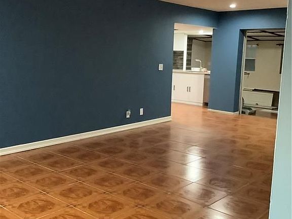 4th image of 180 NE 25th Ct #1